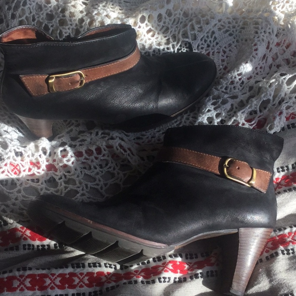 Paul Green mūnchen Leather inside zip ankle boot
